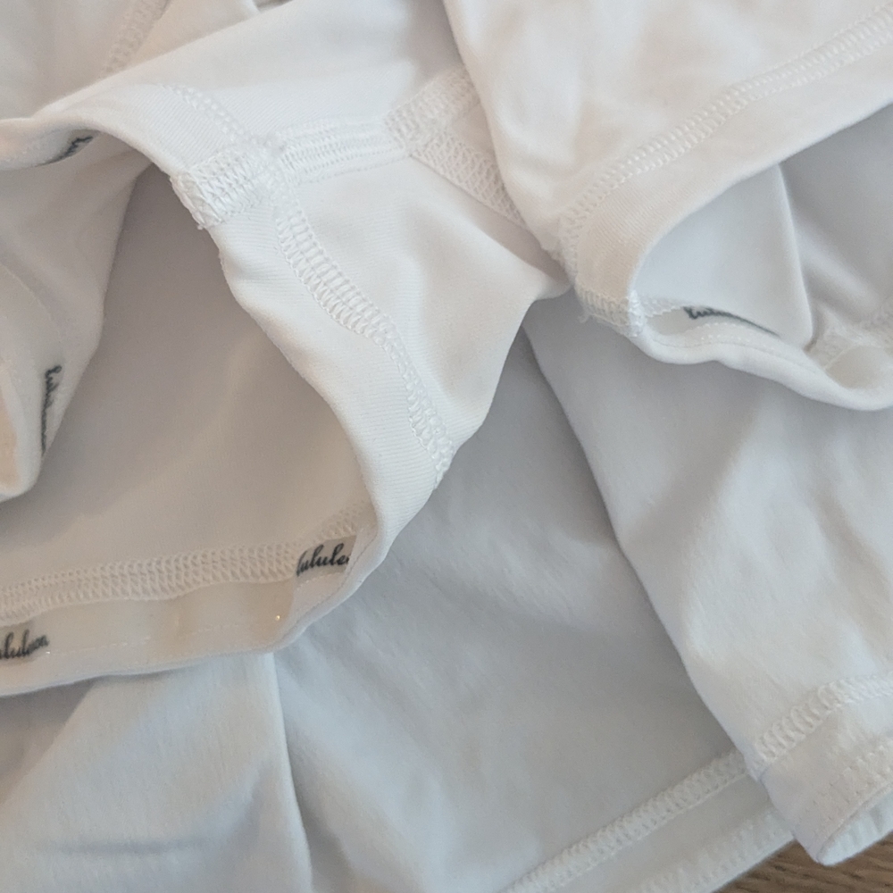 Set Of 2 Lululemon Size 8 Women's Skorts - Black and White - Picture 9 of 9